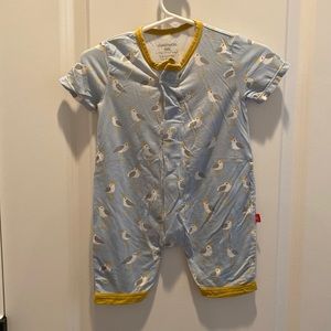 Magnetic Me - size 3-6 months - 12-16 lbs.